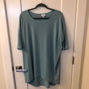 EUC Large LulaRoe Irma Shirt